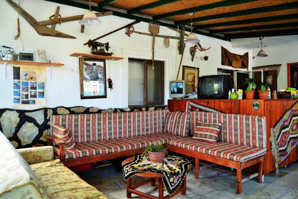 Zeybek 1 Pension Patara Buitenkant foto